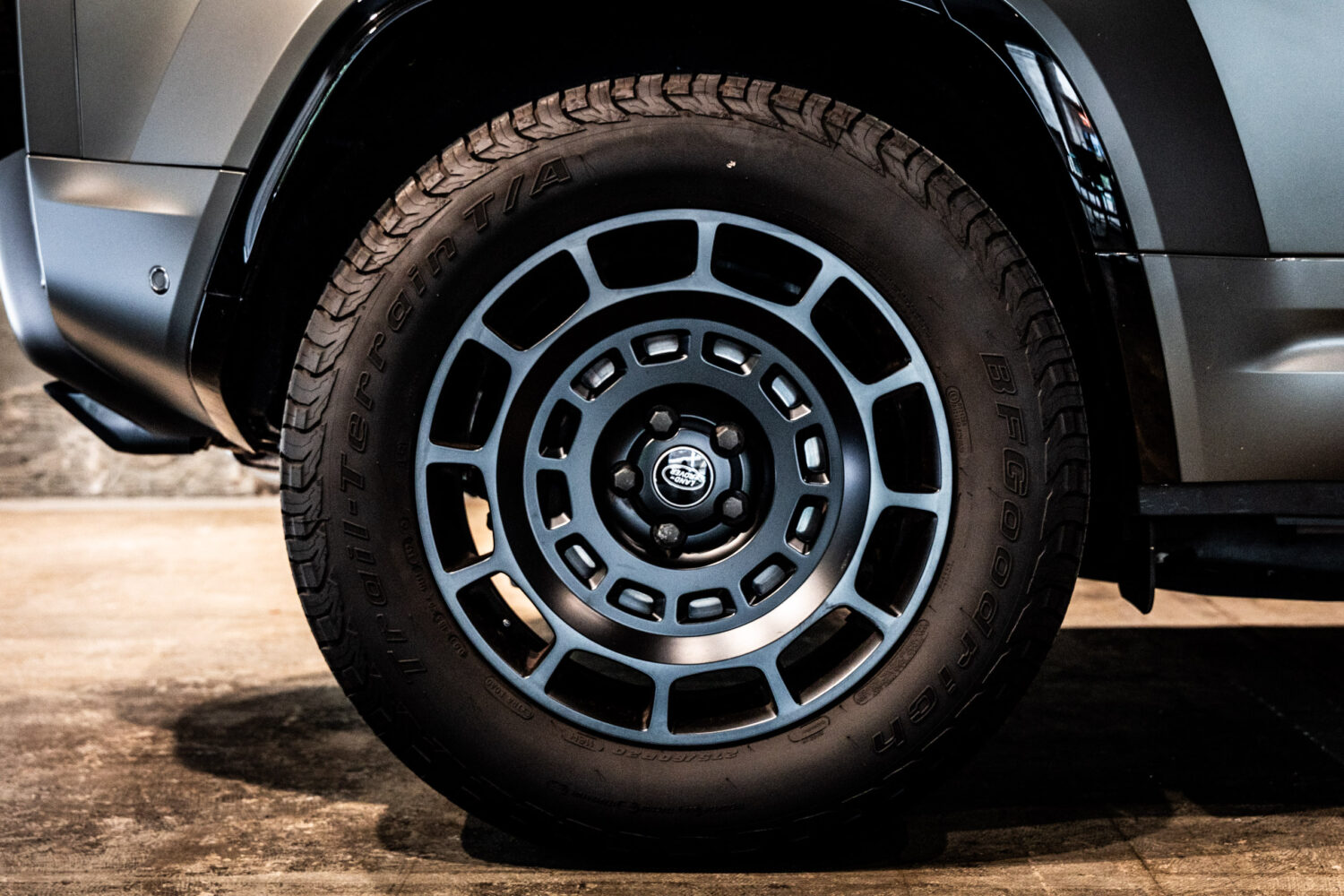 ディフェンダー110オクタ エディション ワン 4.4L P635 4WD
