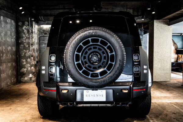 ディフェンダー110オクタ エディション ワン 4.4L P635 4WD