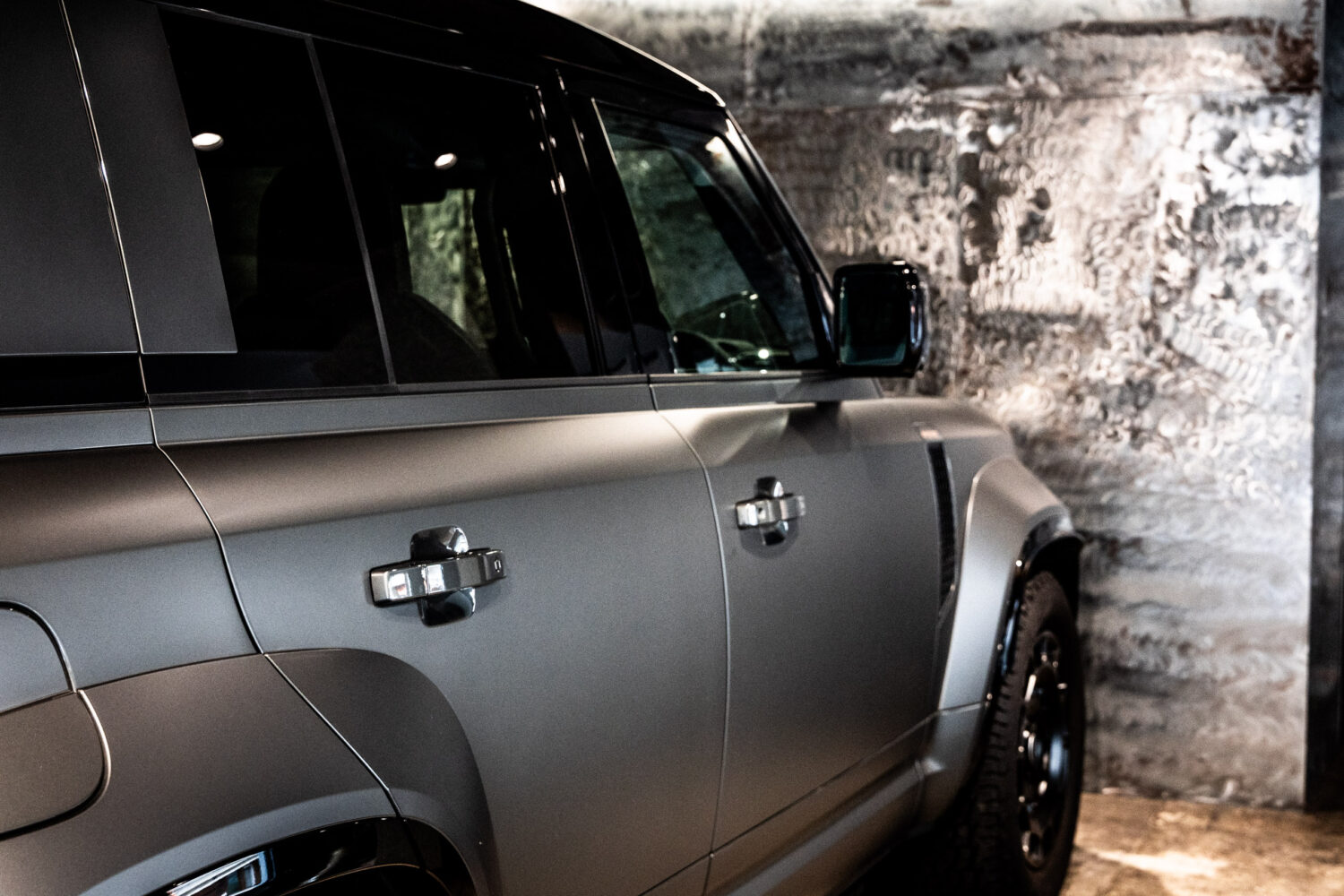 ディフェンダー110オクタ エディション ワン 4.4L P635 4WD