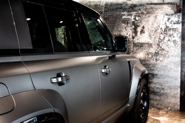ディフェンダー110オクタ エディション ワン 4.4L P635 4WD