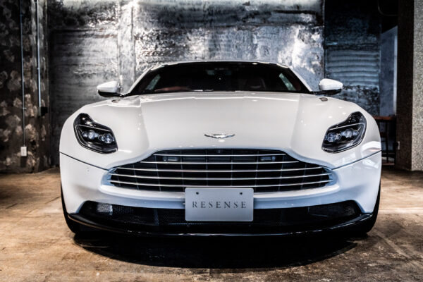 DB11 V8