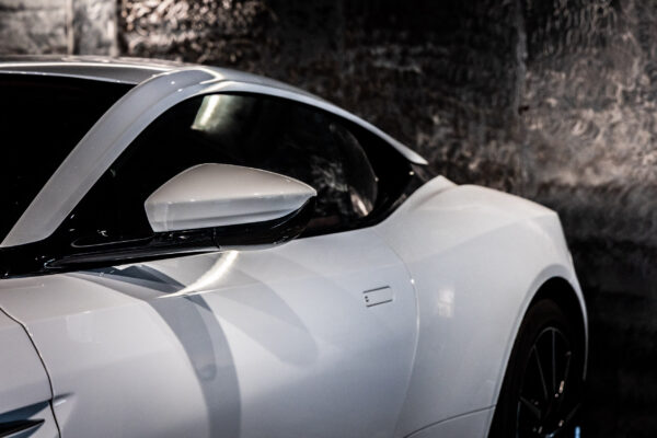 DB11 V8