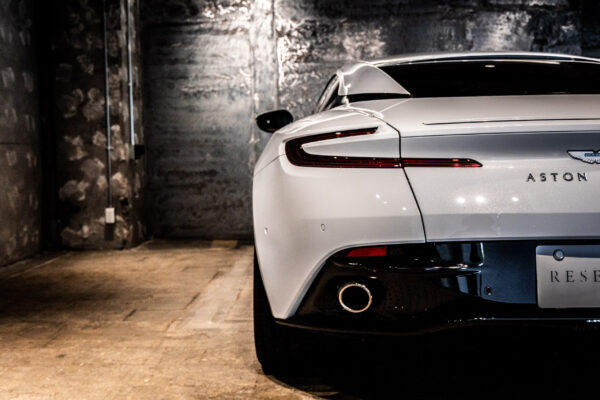 DB11 V8