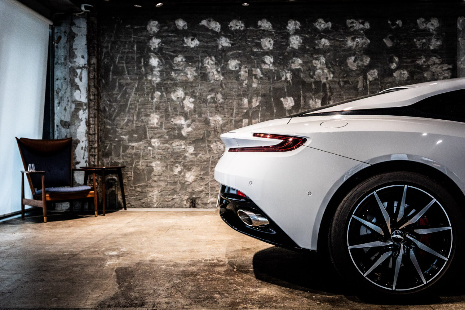 DB11 V8