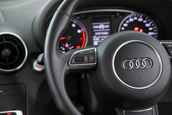 A1スポーツバック 1.0TFSI