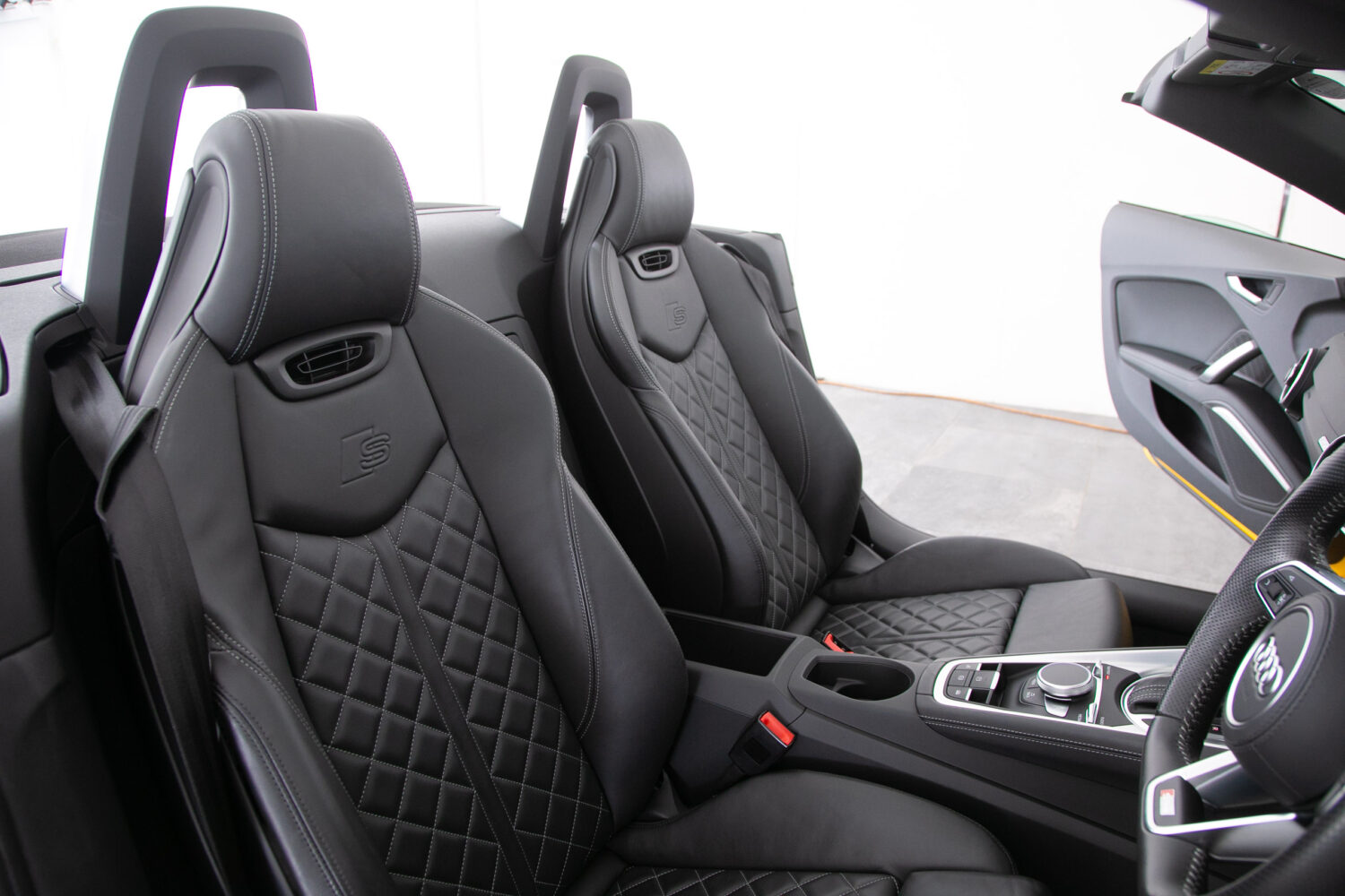 TTロードスター 2.0 TFSI クワトロ SラインPKG 4WD
