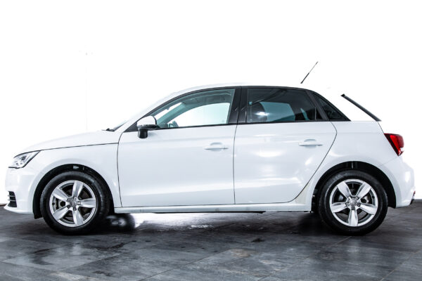 A1スポーツバック 1.0TFSI