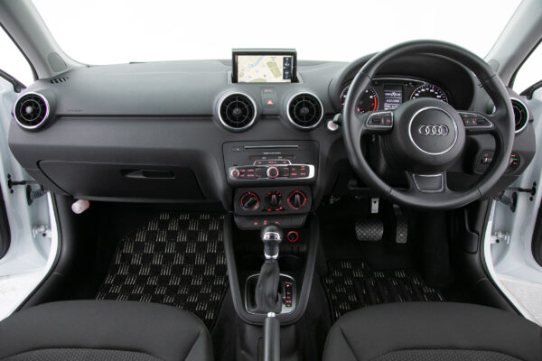A1スポーツバック 1.0TFSI