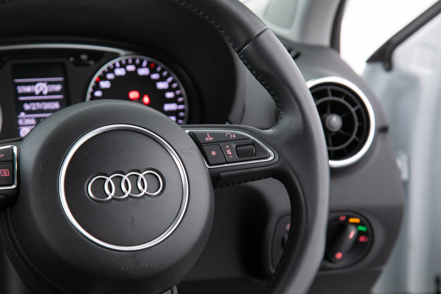 A1スポーツバック 1.0TFSI