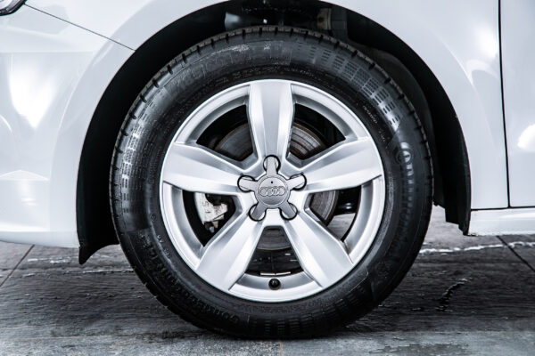 A1スポーツバック 1.0TFSI