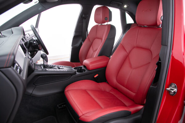 マカン GTS PDK 4WD