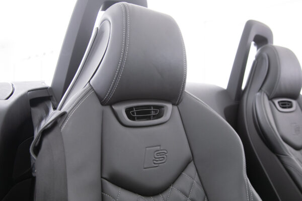 TTロードスター 2.0 TFSI クワトロ SラインPKG 4WD