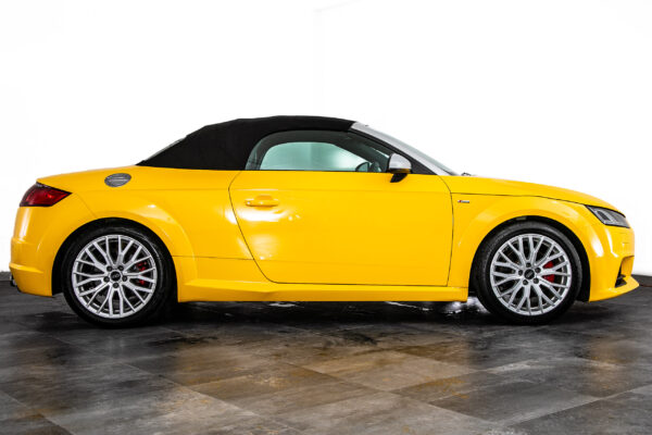 TTロードスター 2.0 TFSI クワトロ SラインPKG 4WD