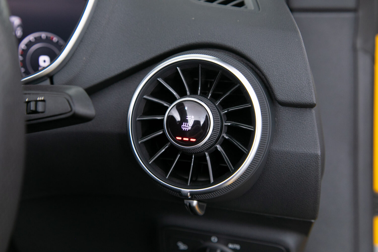TTロードスター 2.0 TFSI クワトロ SラインPKG 4WD