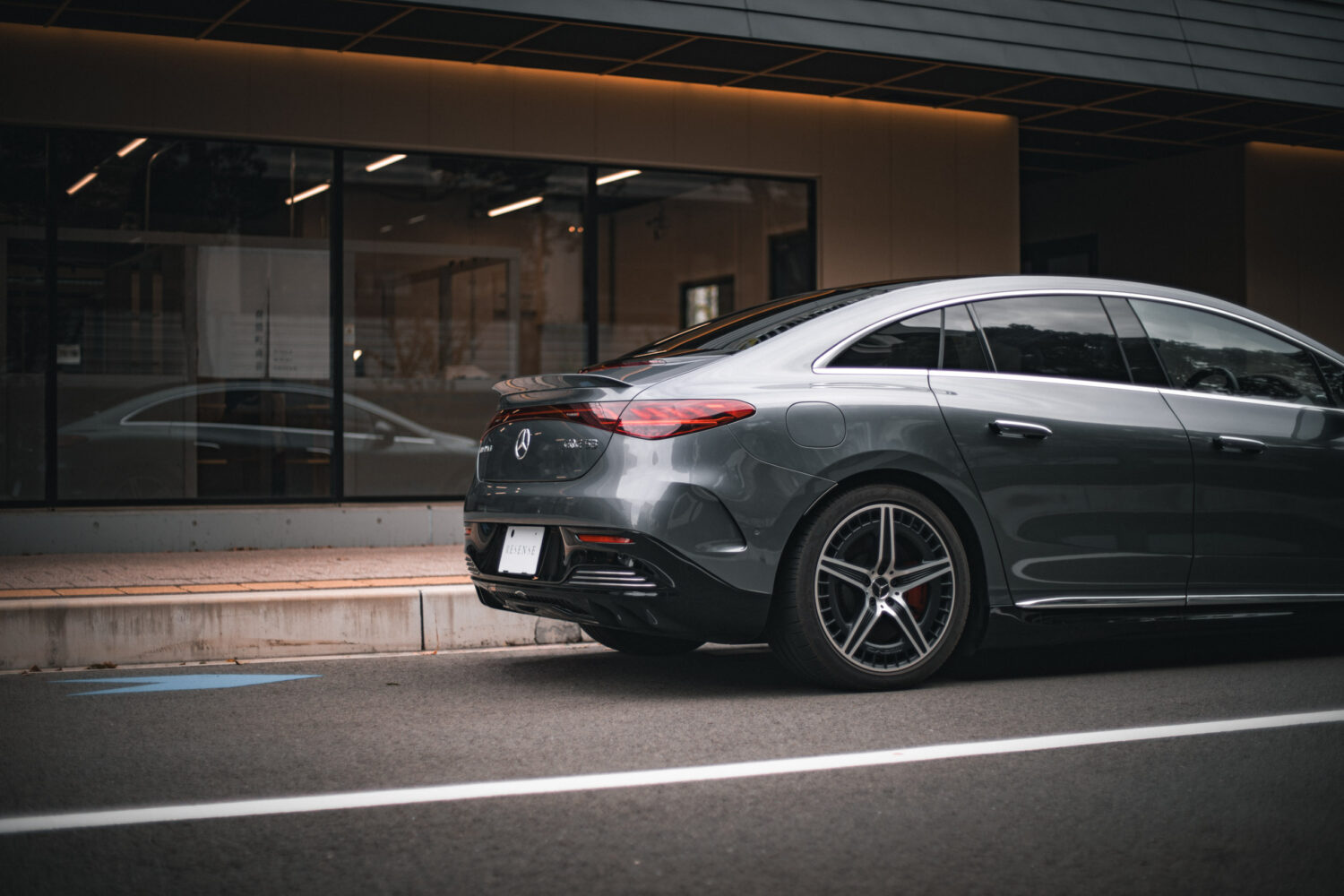 メルセデスAMG・EQE53(2023)未来のセダン、未来のAMG