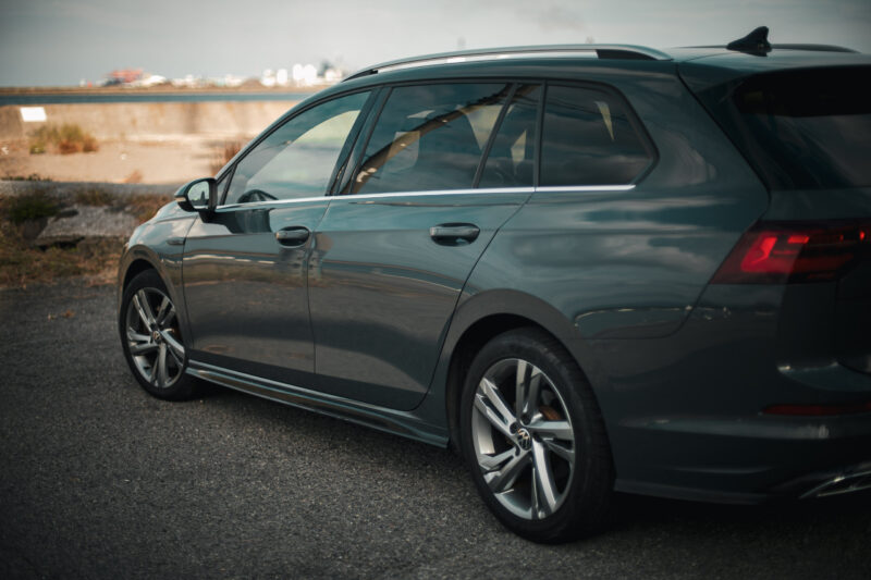 フォルクスワーゲン・ゴルフヴァリアント TDI Rライン（2023）この組み合わせ、本命かも