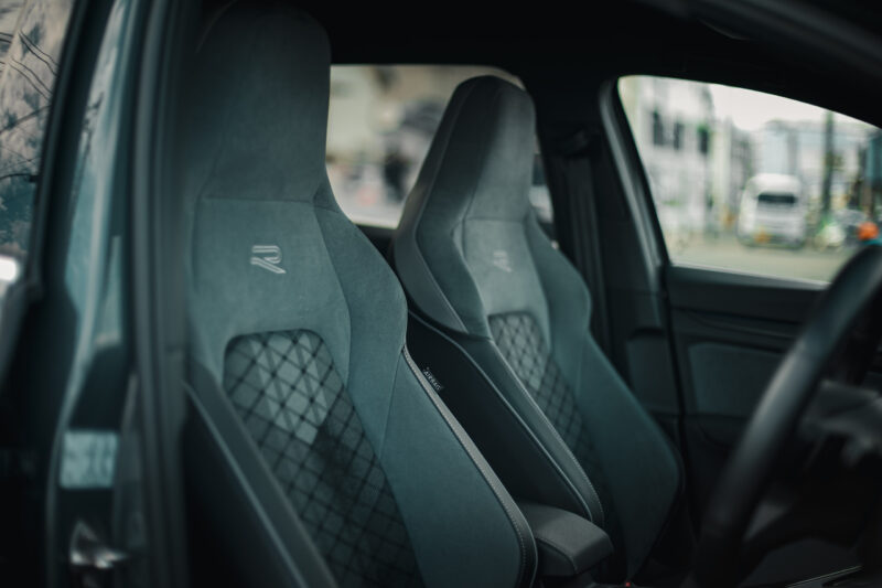 フォルクスワーゲン・ゴルフヴァリアント TDI Rライン（2023）この組み合わせ、本命かも