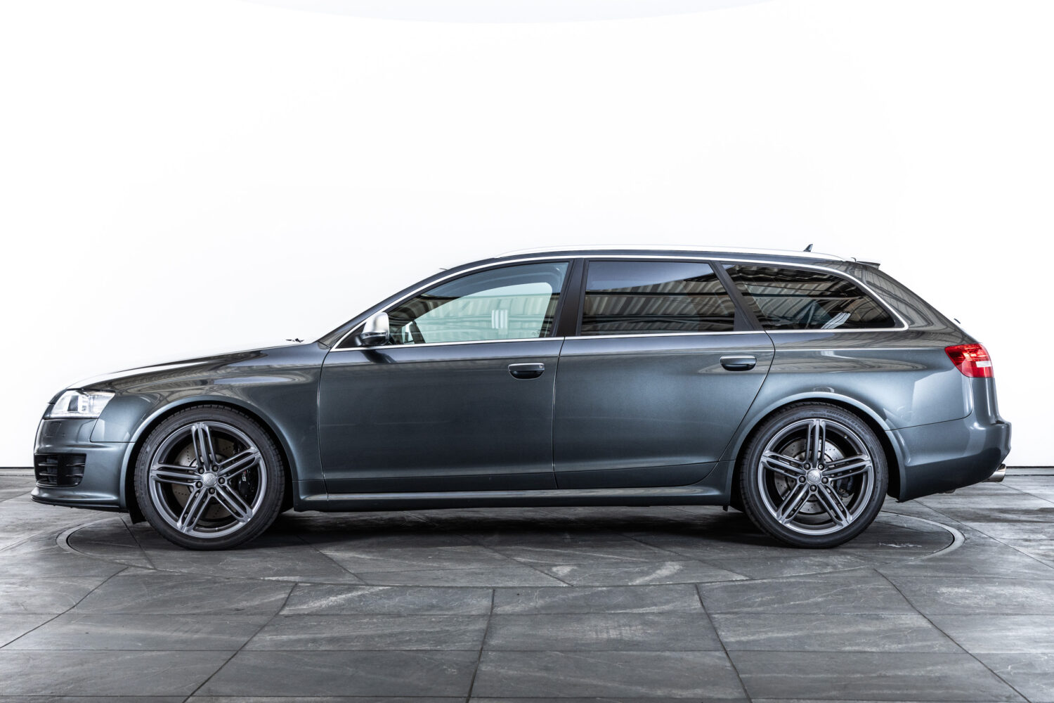 RS6アバント 4WD 左H