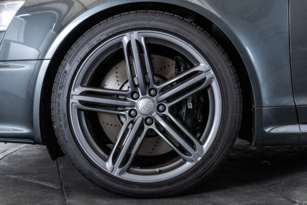 RS6アバント 4WD 左H