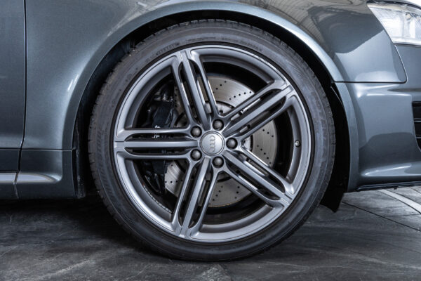 RS6アバント 4WD 左H