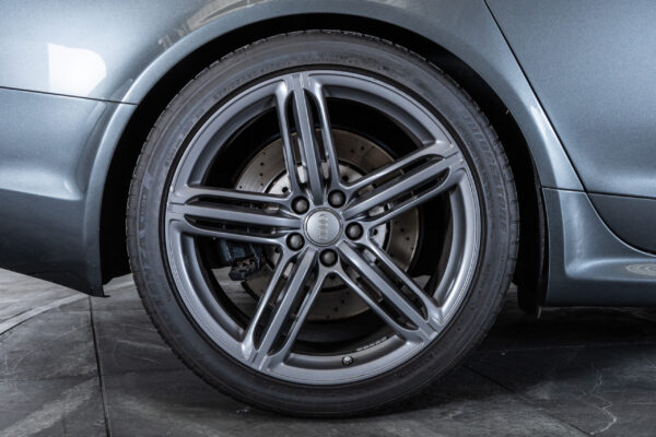 RS6アバント 4WD 左H