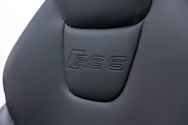 RS6アバント 4WD 左H
