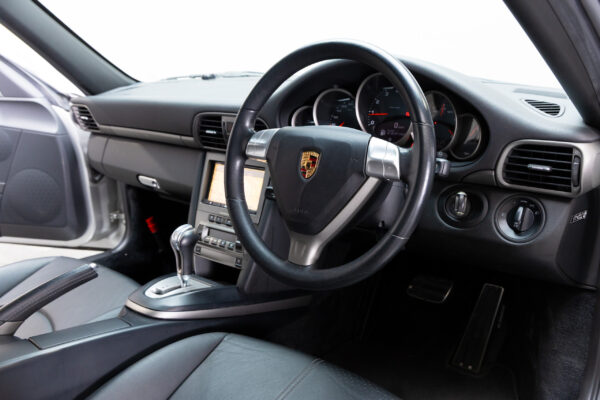 911 カレラ ティプトロニックS