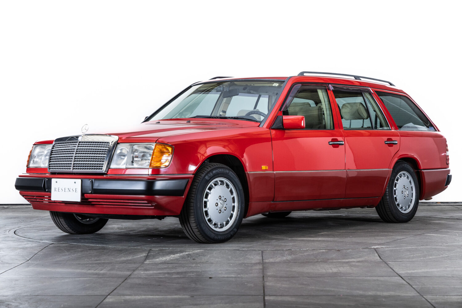 ミディアムクラスワゴン 300TE 左H