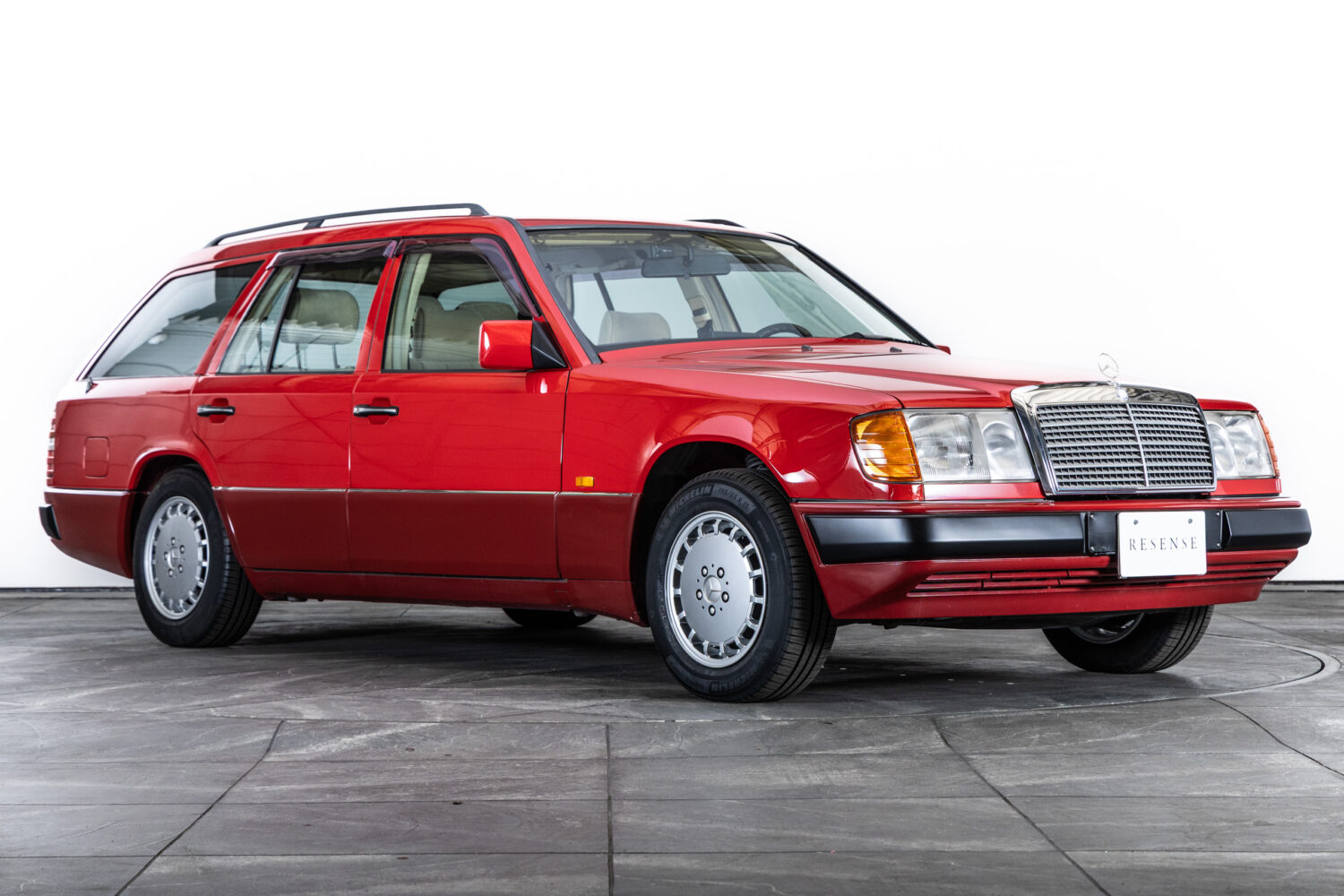 ミディアムクラスワゴン 300TE 左H