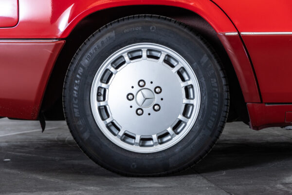 ミディアムクラスワゴン 300TE 左H