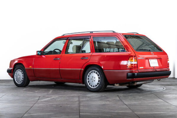 ミディアムクラスワゴン 300TE 左H