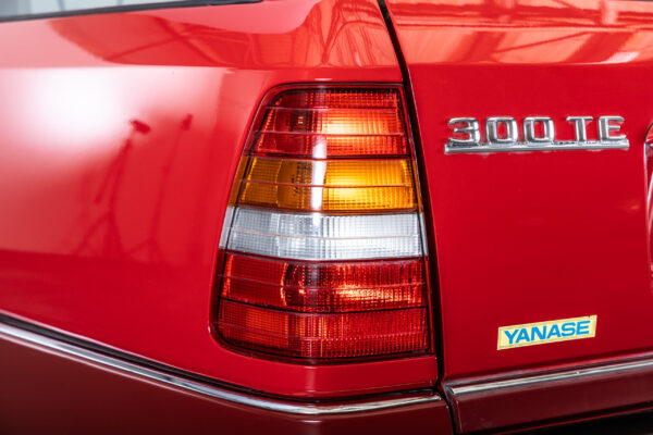 ミディアムクラスワゴン 300TE 左H