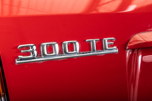 ミディアムクラスワゴン 300TE 左H