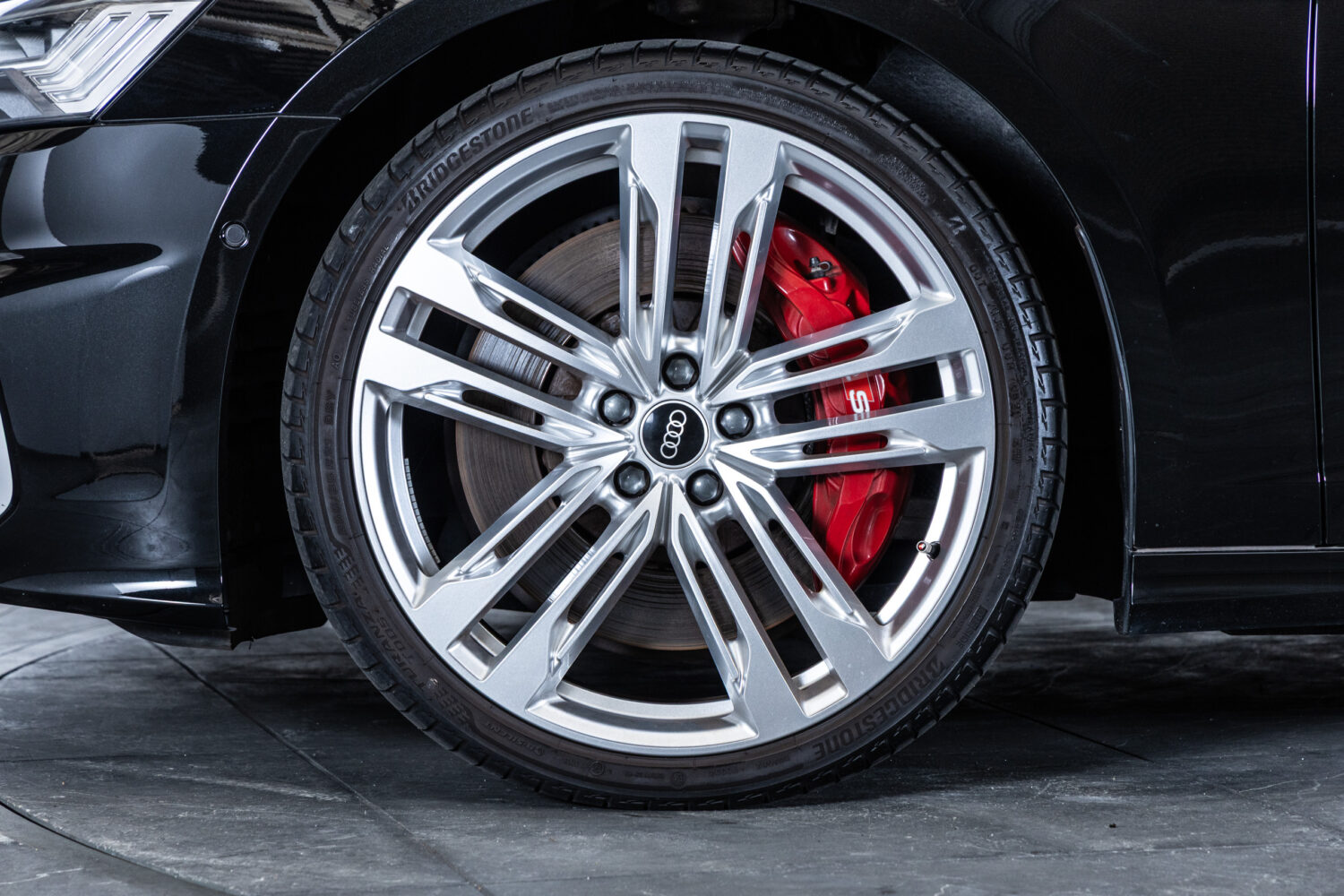 S6 アバント4WD