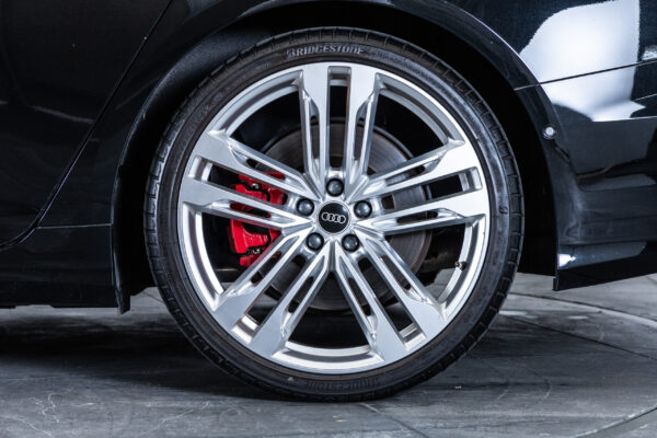 S6 アバント4WD
