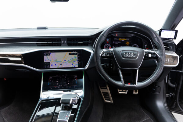S6 アバント4WD