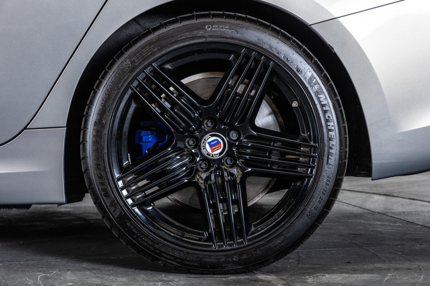B3 リムジン アルラット 4WD 左H