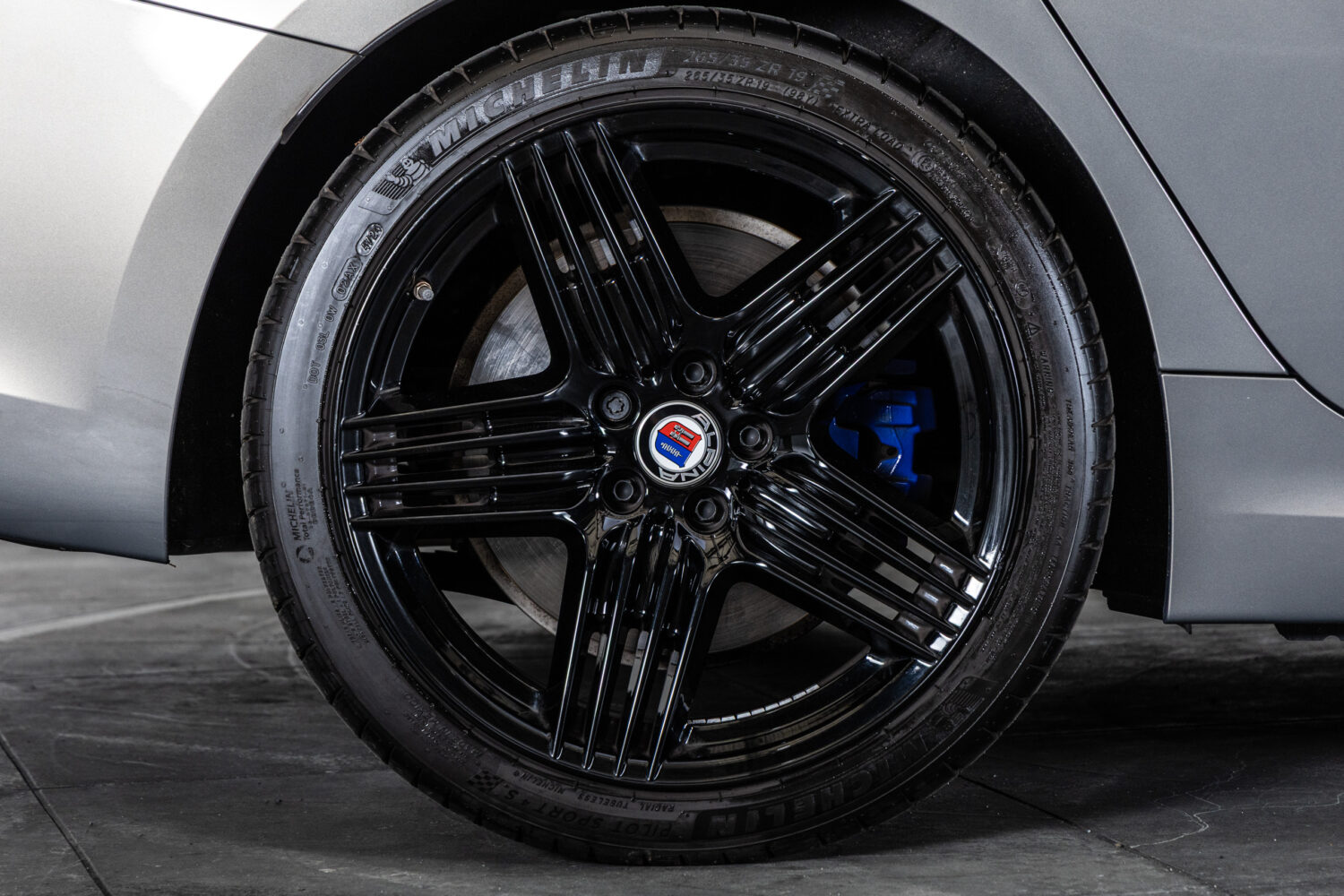 B3 リムジン アルラット 4WD 左H