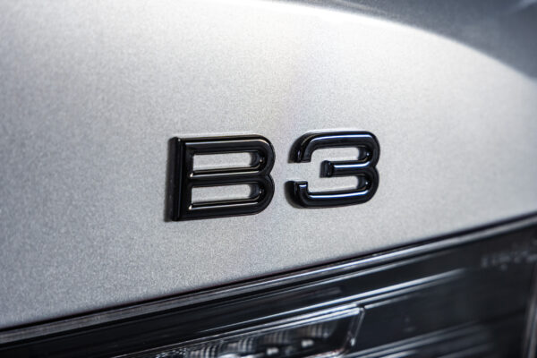 B3 リムジン アルラット 4WD 左H