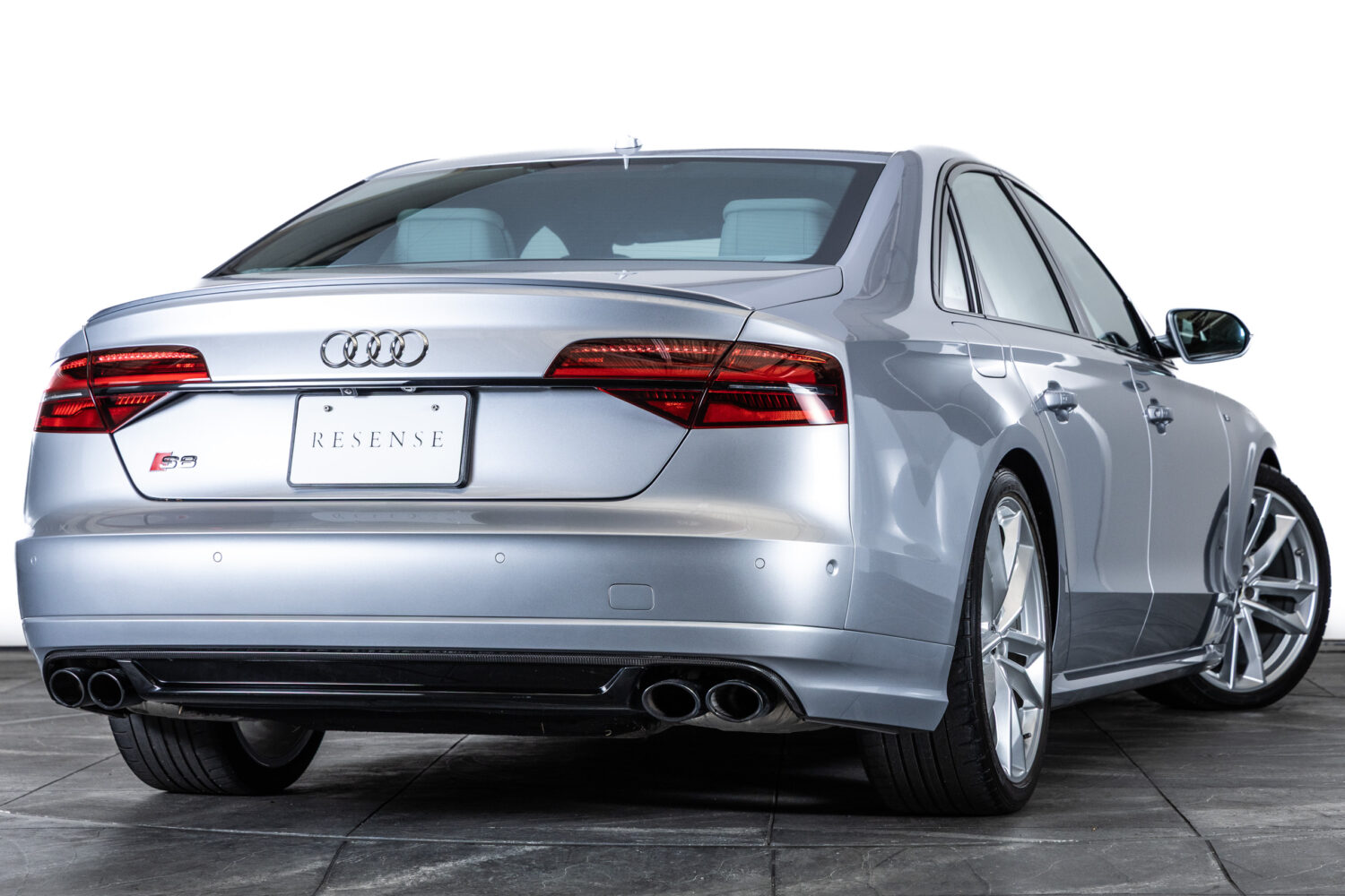 S8プラス 4WD
