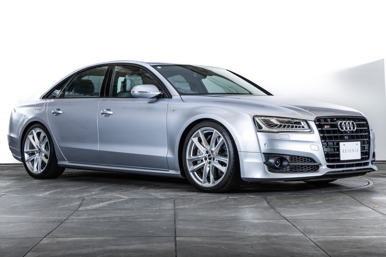S8プラス 4WD