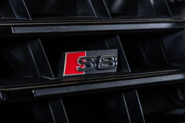 S8プラス 4WD