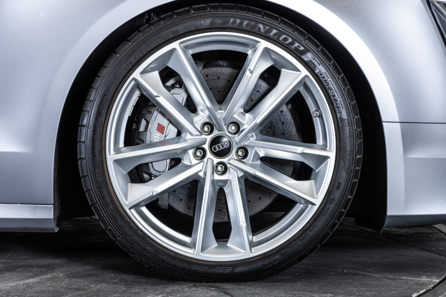 S8プラス 4WD