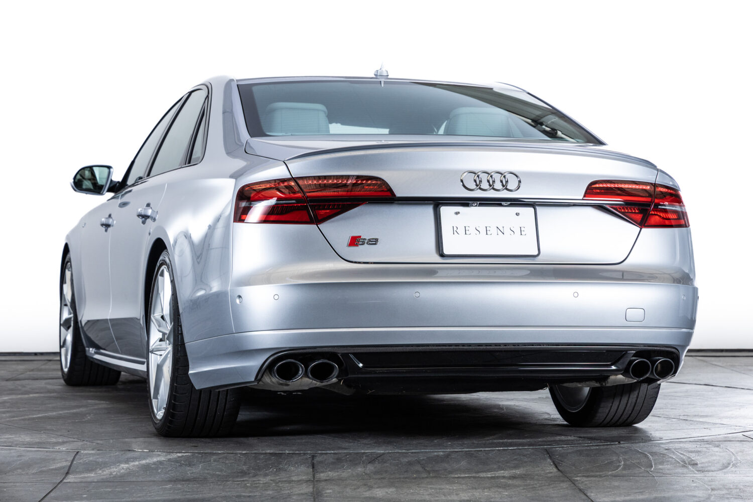 S8プラス 4WD