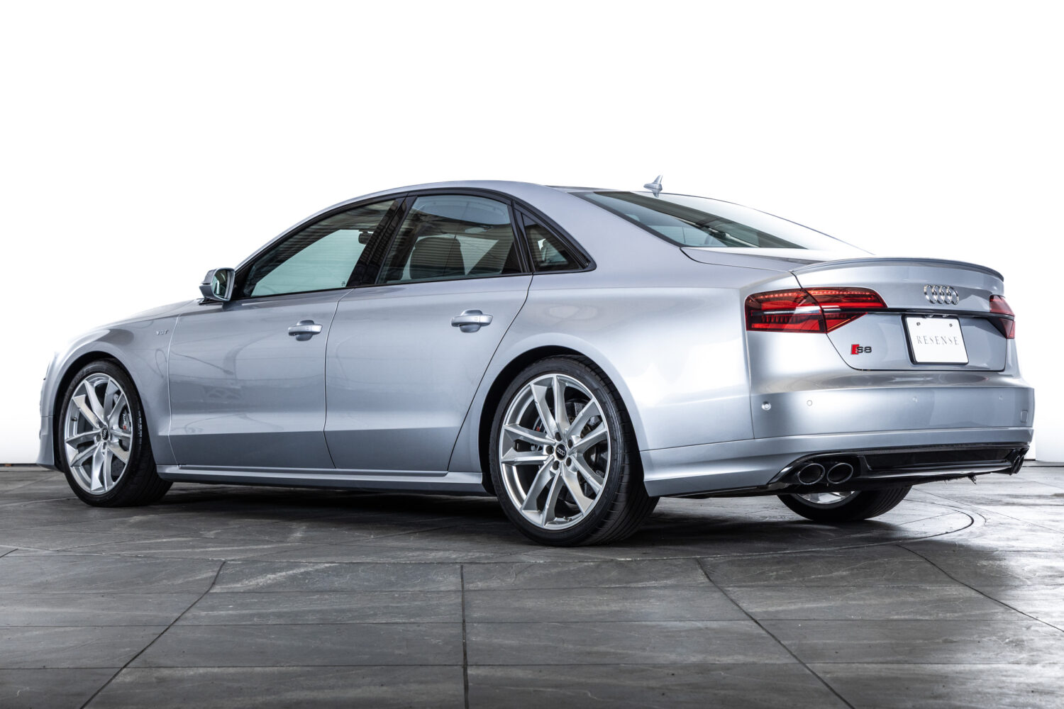 S8プラス 4WD