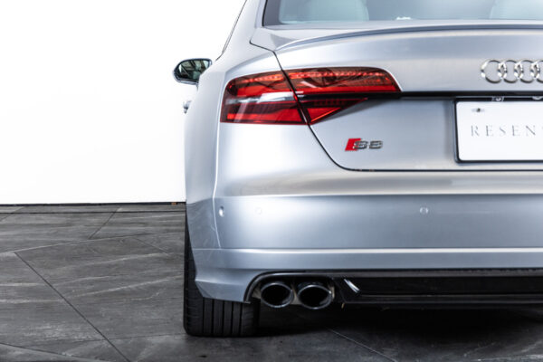 S8プラス 4WD