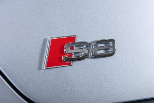 S8プラス 4WD