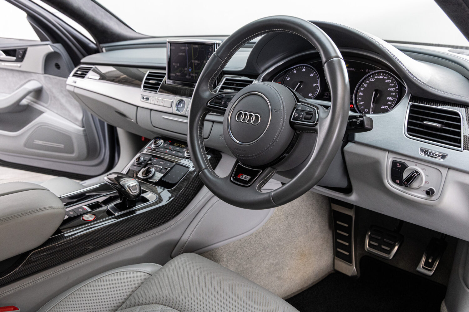 S8プラス 4WD