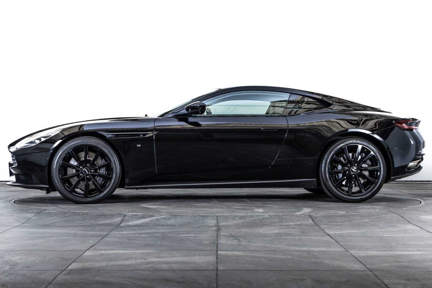 DB11 5.2 V12