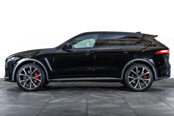 Fペイス SVR 5.0L P550 4WD
